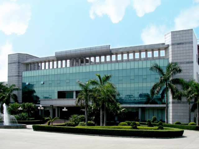 深圳小型履带吊租赁去哪找